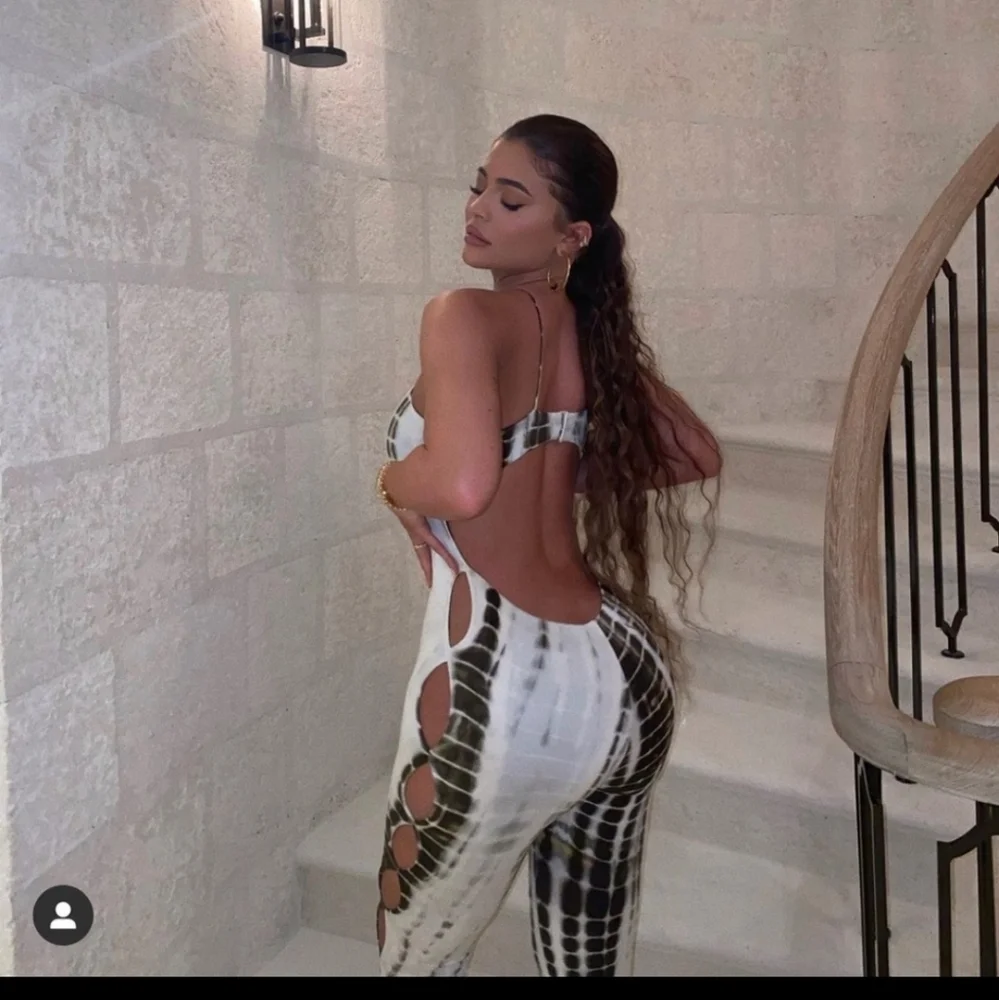 Matte - Picture 2 of 3